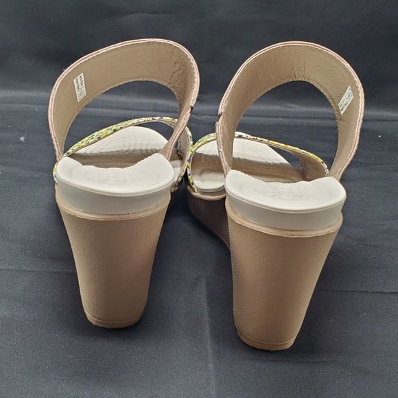 CROCS Leigh II graphic wedge women's sandals size 7 - Picture 5 of 7